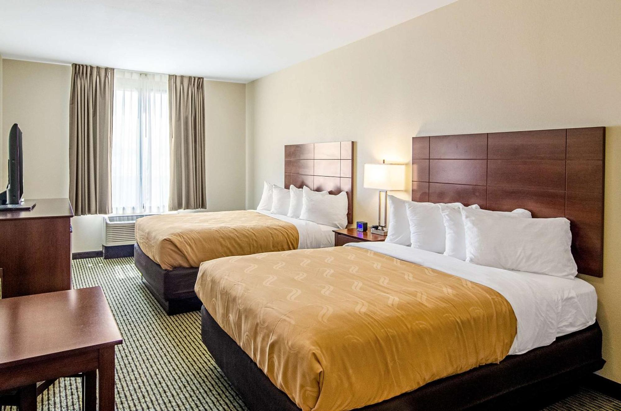 Quality & Near Tanger Outlet Mall Hotel 2*