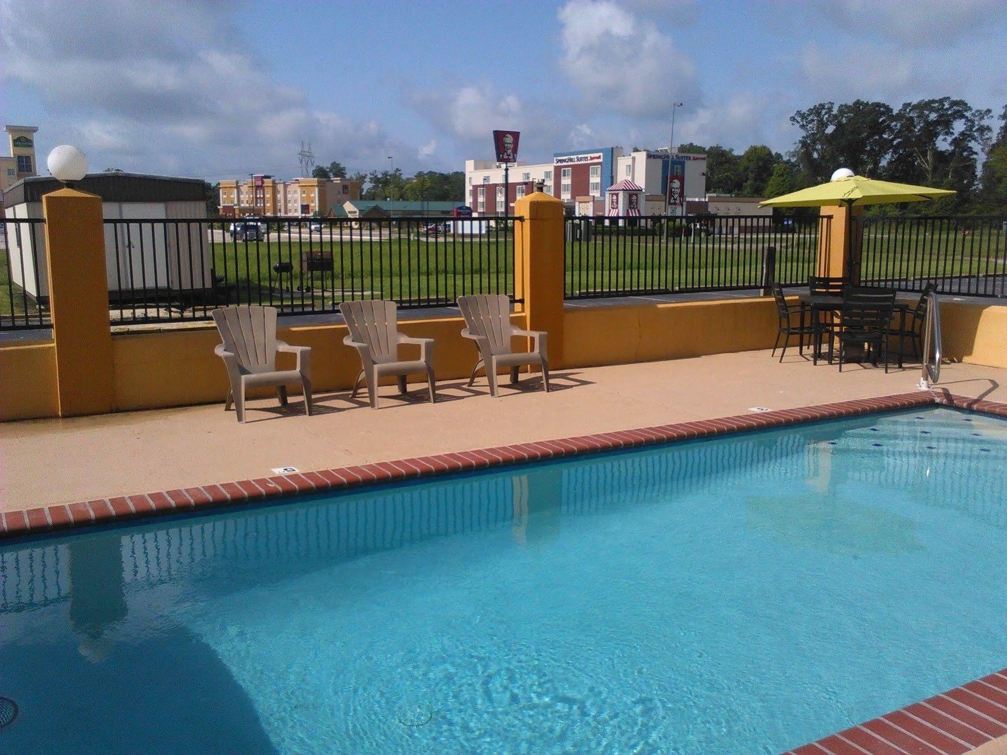 Quality & Near Tanger Outlet Mall Hotel